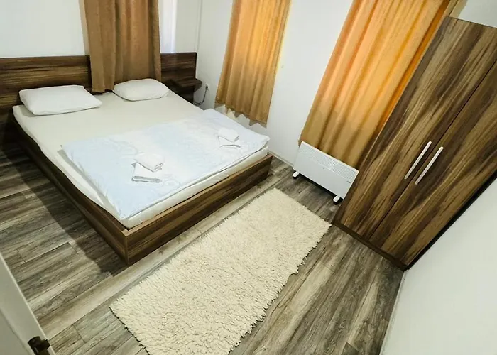 With Private Pool 别墅 Bihać