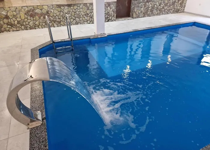 With Private Pool 别墅 Bihać